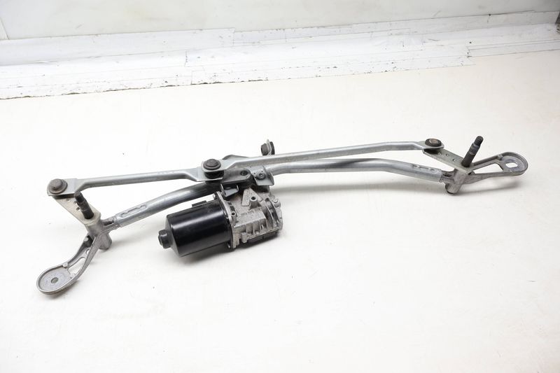 Windshield Wiper Transmission w/ Motor 61619851351 — Used (SKU 732801)