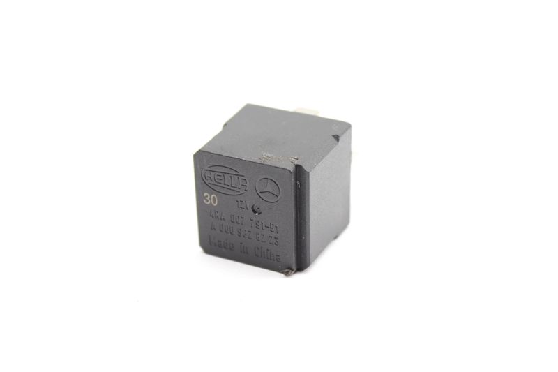 Relay 0009828223 — Used (SKU 548287)
