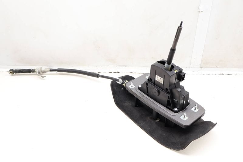 Automatic Shifter Assembly w/ Linkage 95B713041D — Used (SKU 613491)