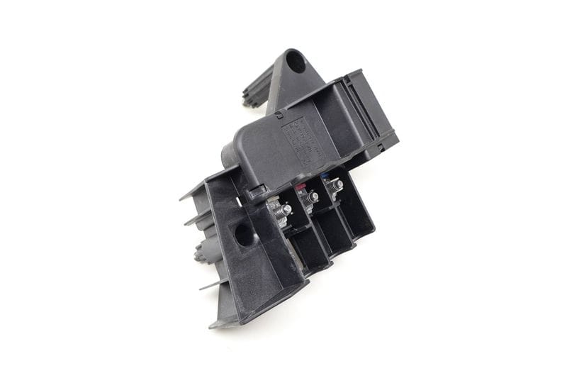 Battery Jumper Point 95B937517B — Used (SKU 613350)