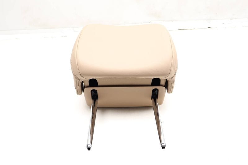 Headrest / Head Rest 95B881901AG — Used (SKU 613390)