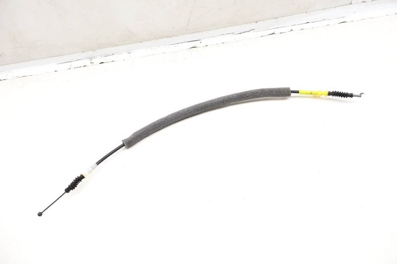 Exterior Door Handle Bowden Cable 95B837017 — Used (SKU 613370)