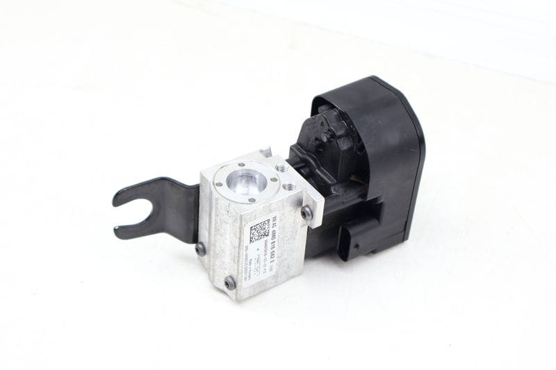 AC Expansion Valve 4M0816682E — Used (SKU 676118)