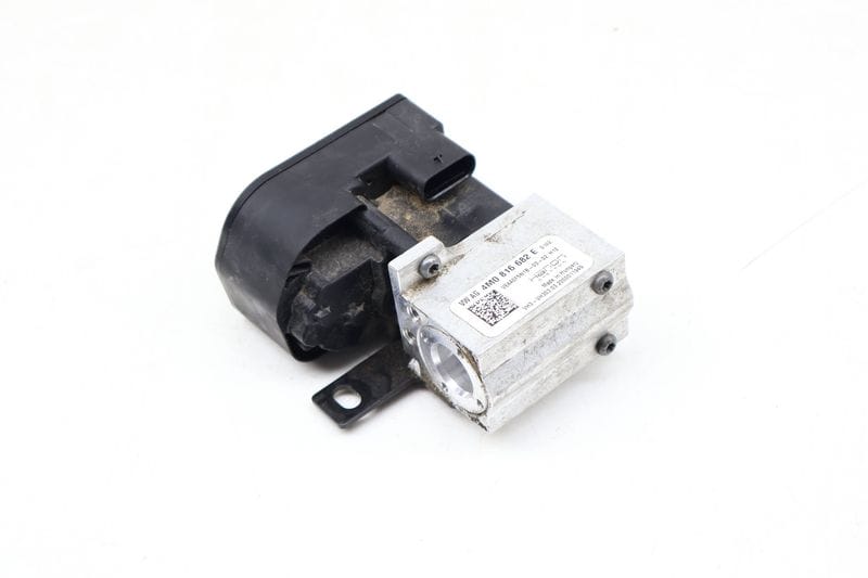 AC Expansion Valve 4M0816682E — Used (SKU 676119)