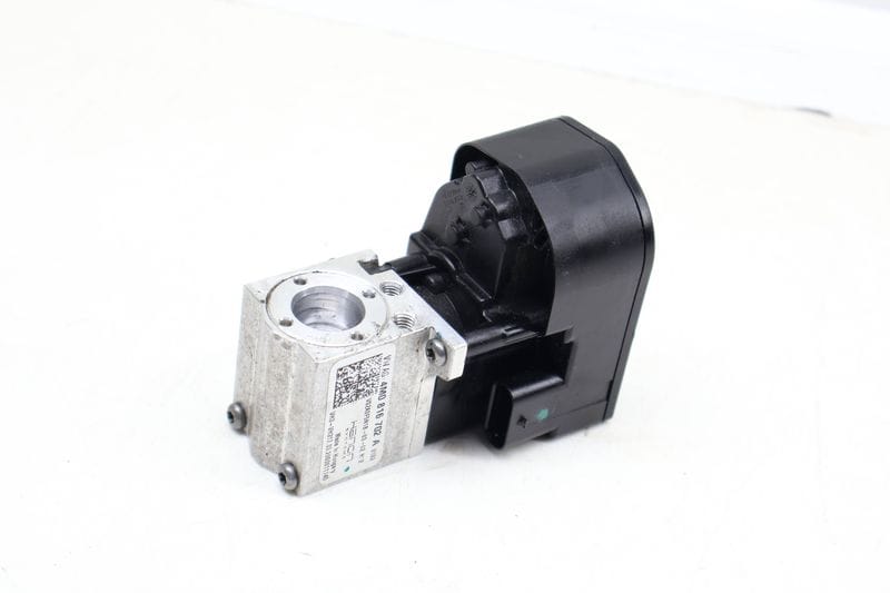 AC Shut-Off Valve 4M0816702A — Used (SKU 676116)