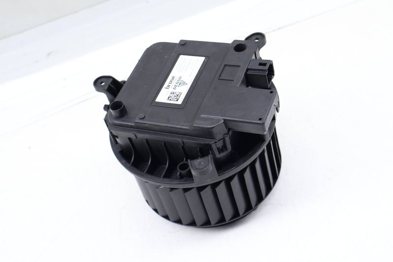Blower Motor / Fan 972907521C — Used (SKU 676122)