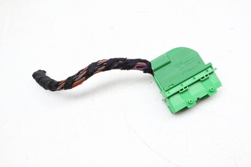 Door Wiring Harness Connector / Pigtail (21-PIN) 4M0972701 — Used (SKU 675796)