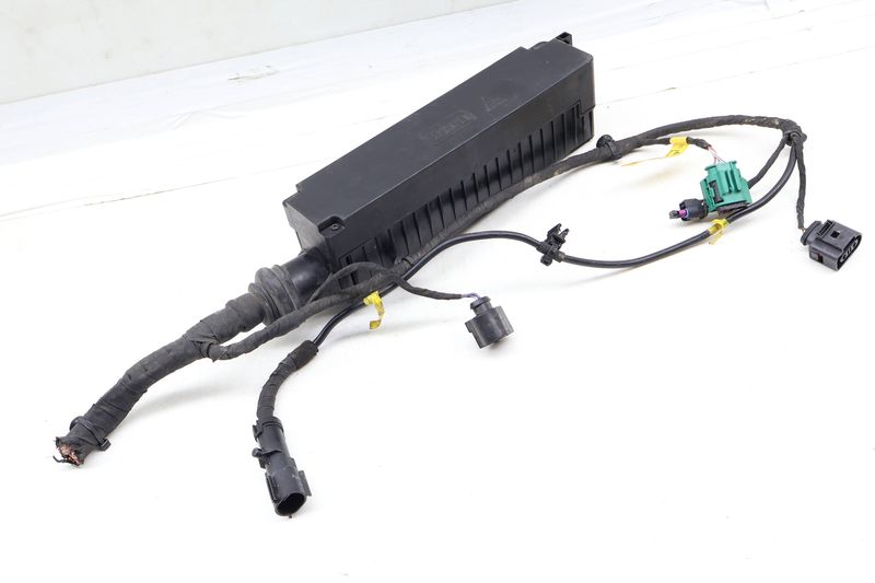Fuse / Relay Box 9J1937571 — Used (SKU 676067)