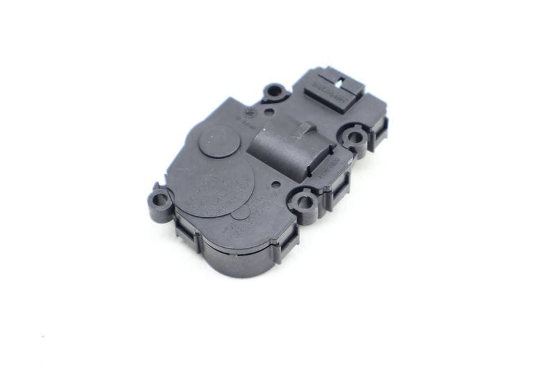 HVAC Flap / Servo Air Motor / Actuator 8W0820511F — Used (SKU 675753)