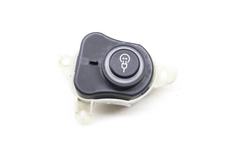 Electric Charging Socket Switch / Module 9J1915737AD — Used (SKU 675654)