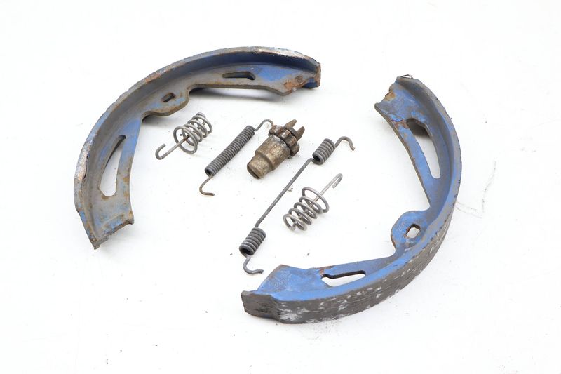 Brake Shoe Kit / Set 9Y0698533D — Used (SKU 676165)