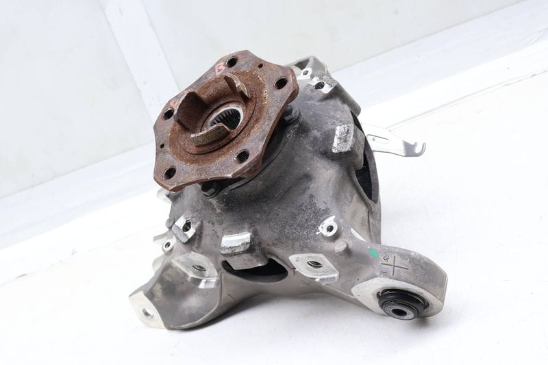 Spindle Knuckle w/ Wheel Bearing 971505436J — Used (SKU 676163)
