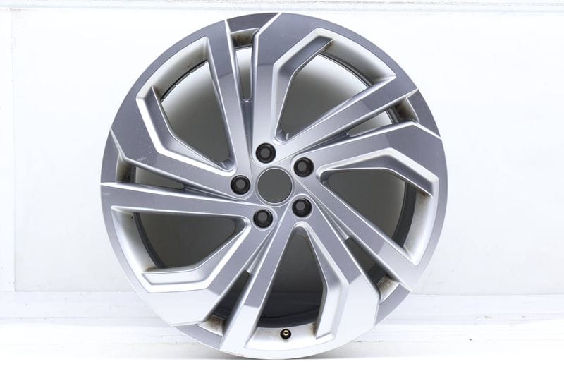 20" Inch Alloy Rim / Wheel 3CM601025A — Used (SKU 690015)