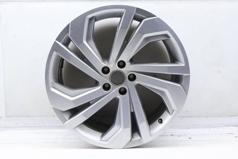 20" Inch Alloy Rim / Wheel 3CM601025A — Used (SKU 734029)