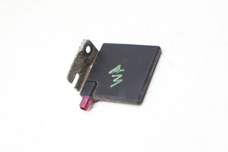 Antenna Booster 3G9035534 — Used (SKU 689782)