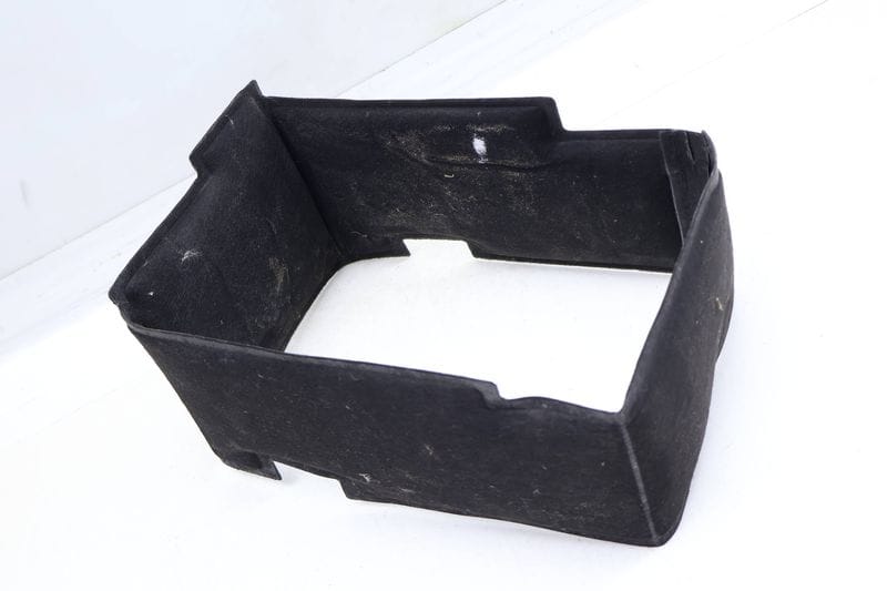 Battery Protection Cover / Sleeve 2Q0915418G — Used (SKU 689897)