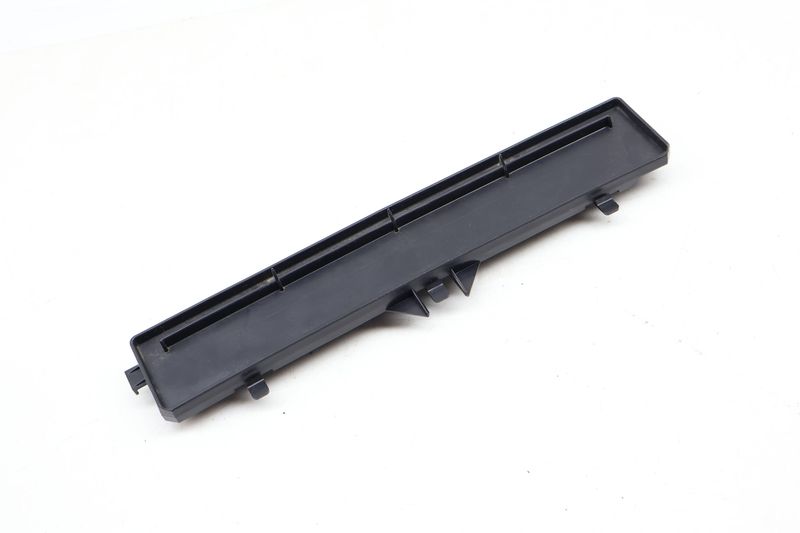 Cabin Air Filter Cover 3QF819422 — Used (SKU 689803)