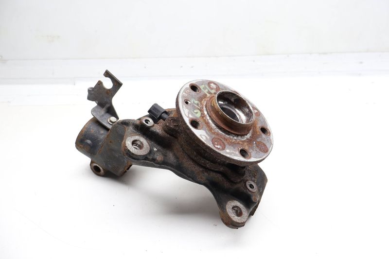 Spindle Knuckle w/ Wheel Bearing 3QF407255E — Used (SKU 734053)