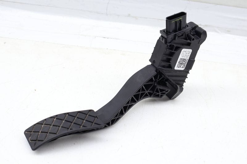 Gas Pedal / Accelerator Module 5QN723503 — Used (SKU 689943)