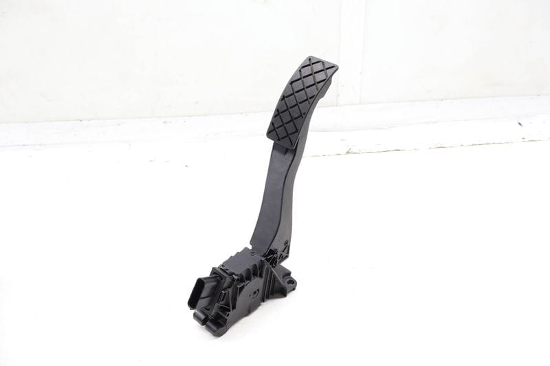 Gas Pedal / Accelerator Module 5QN723503 — Used (SKU 734003)