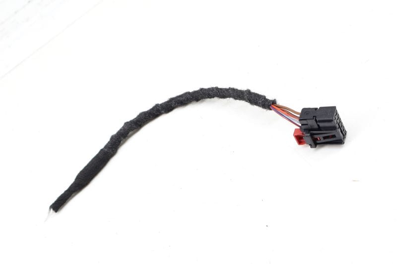 LED Tail Light / Lamp Wiring Connector Pigtail (8-PIN) 1K8972928 — Used (SKU 733855)