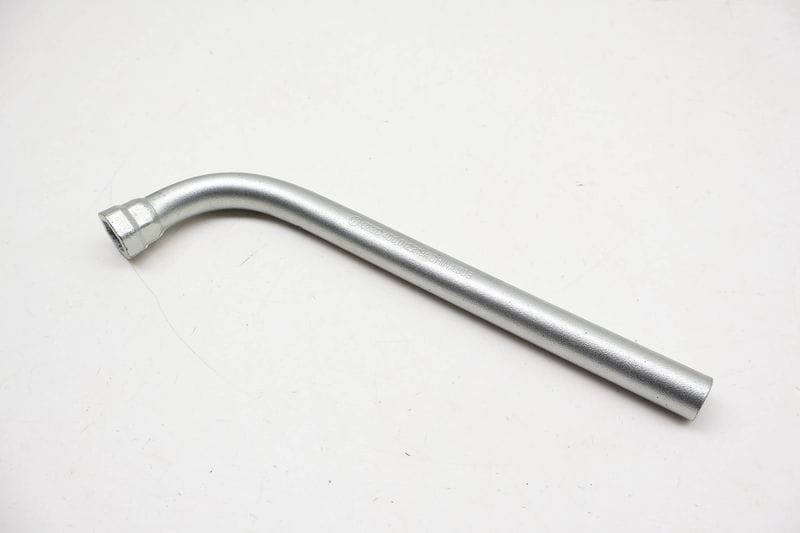 Lug / Socket Wrench 4D0012219A — Used (SKU 733990)