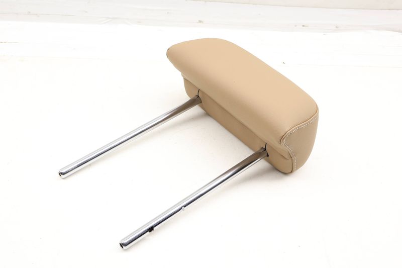 2ND Row Center Headrest / Head Rest 3CN885900E — Used (SKU 689808)