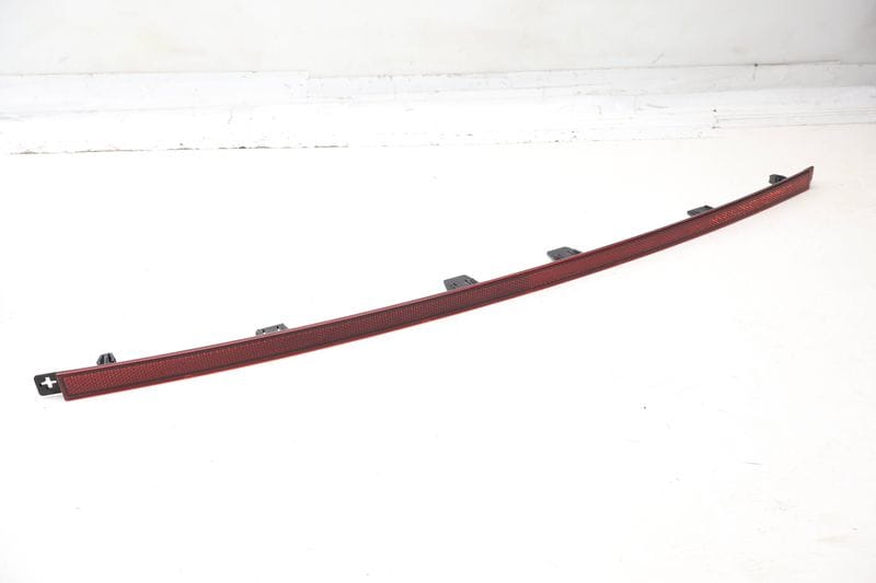 Bumper Reflector (CENTER) 3CM945103A — Used (SKU 734010)