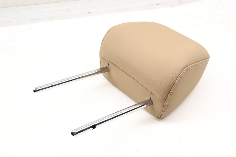 2ND Row Headrest / Head Rest 3CN885901E — Used (SKU 689806)