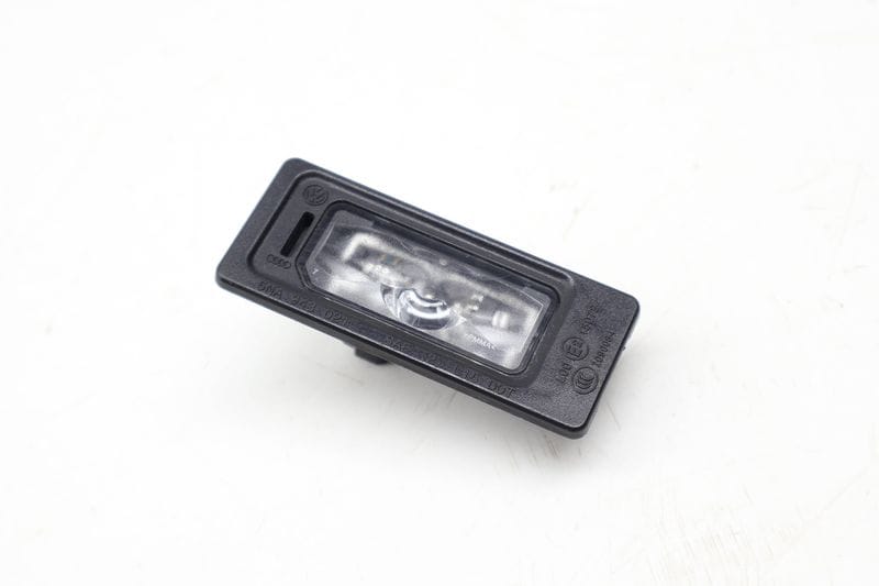 License Plate Light 5NA943021 — Used (SKU 733808)