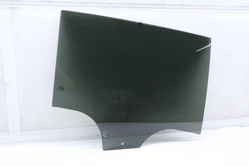 Door Window Glass 3CC845026 — Used (SKU 689878)