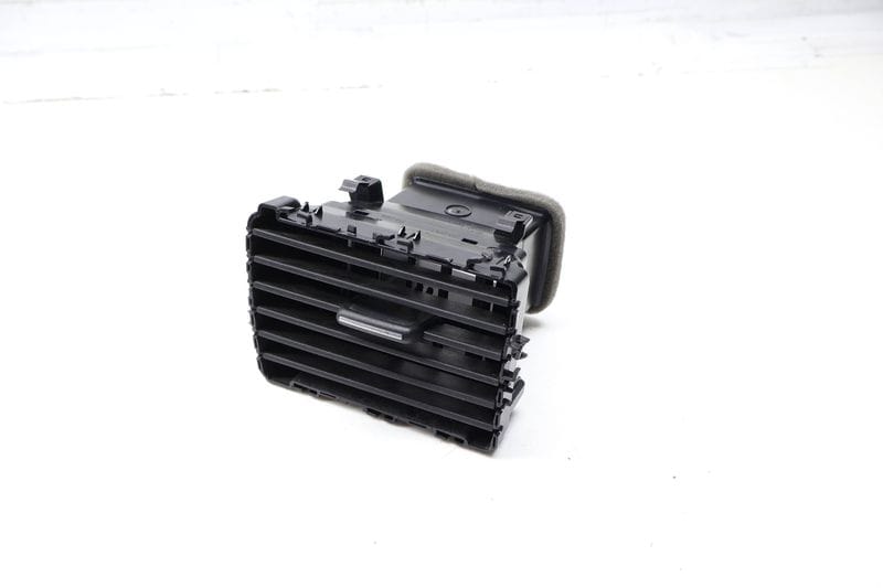 Dash Air Vent 3CN819704 — Used (SKU 733965)