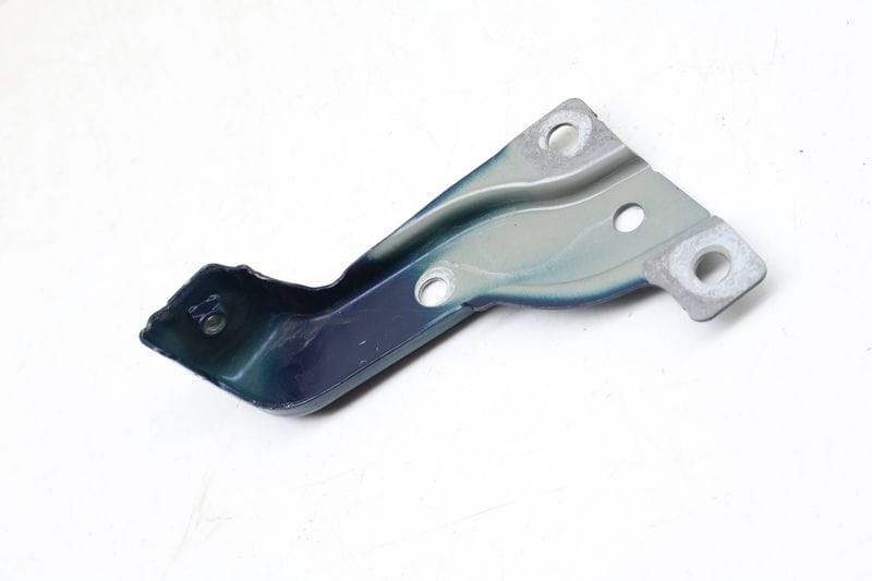 Upper Fender Mount Bracket 3CN821184 — Used (SKU 689958)