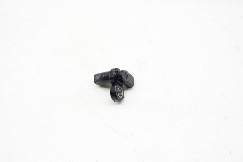 Transmission Speed Sensor / Vss (G182) 0C8927321 — Used (SKU 734112)