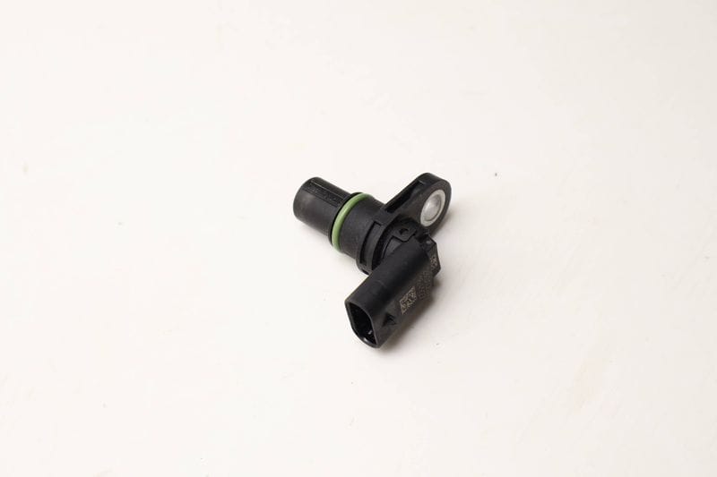 Cam / Camshaft Position Sensor 04C907601A — Used (SKU 616074)