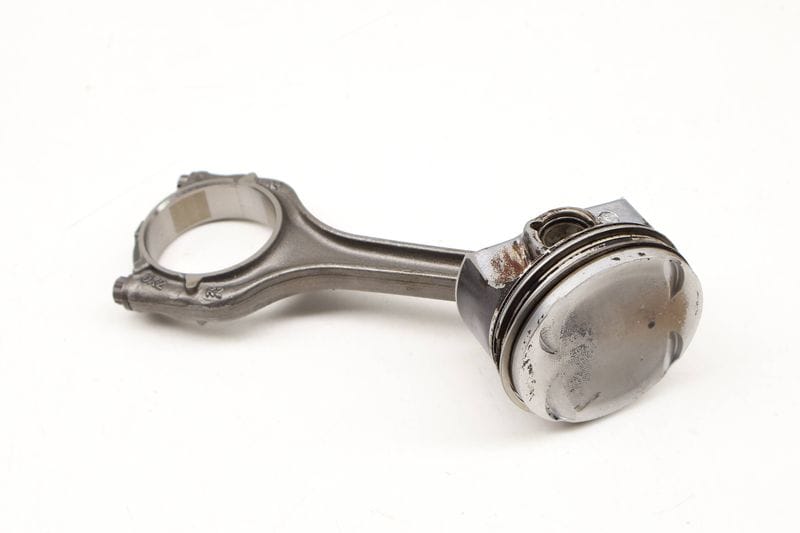 Piston w/ Connecting Rod 04E107065HQ — Used (SKU 616446)