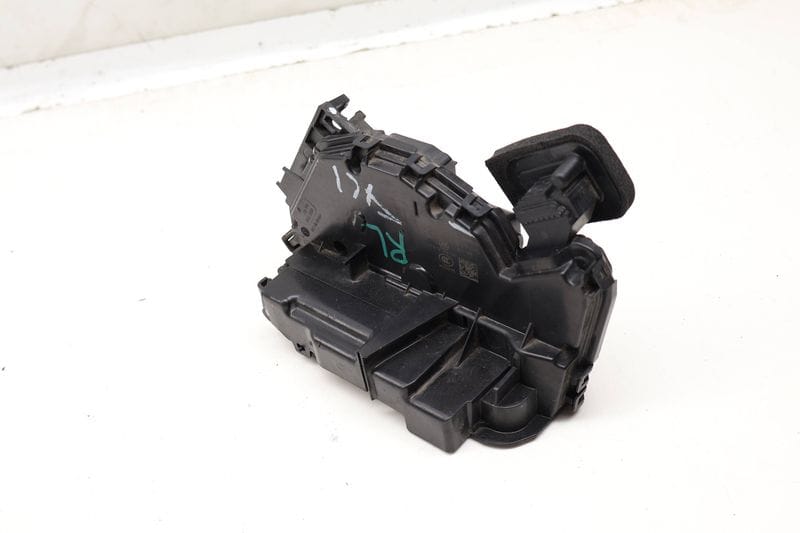 Door Latch / Lock Actuator 17A839015 — Used (SKU 616198)