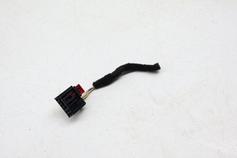 LED Tail Light / Lamp Wiring Connector Pigtail (8-PIN) 1K8972928 — Used (SKU 690334)