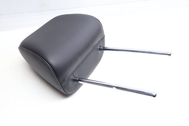 Headrest / Head Rest 561881901M — Used (SKU 690292)