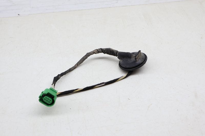 Outer Tail Light Wiring Plug Connector / Pigtail — Used (SKU 690332)
