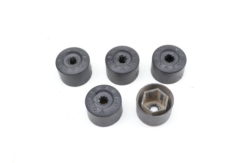 Lug Nut / Bolt Cover / Cap Set (5) 1K0601173 — Used (SKU 690189)
