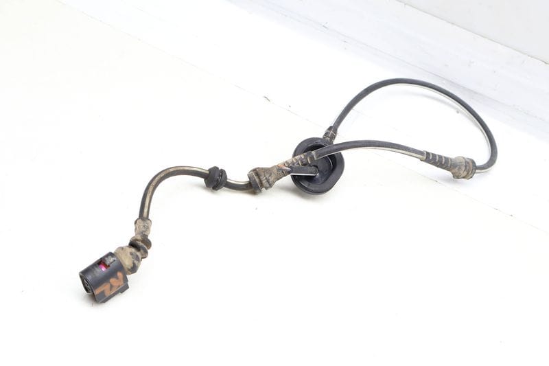 ABS / Speed Sensor Wiring Harness 561927904 — Used (SKU 690463)