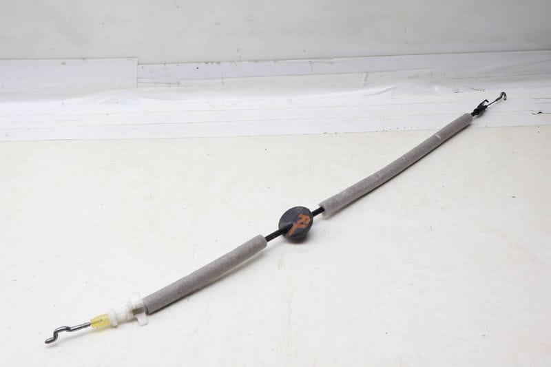 Interior Door Handle Release / Bowden Cable 561839085C — Used (SKU 690288)