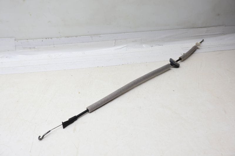 Interior Door Handle Release / Bowden Cable 561839085C — Used (SKU 690289)