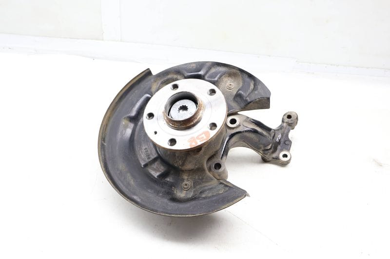 Spindle Knuckle w/ Wheel Bearing 5C0505435B — Used (SKU 690430)