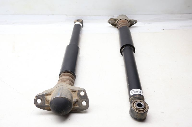 Strut / Shock Absorber Set 561512011E — Used (SKU 690460)