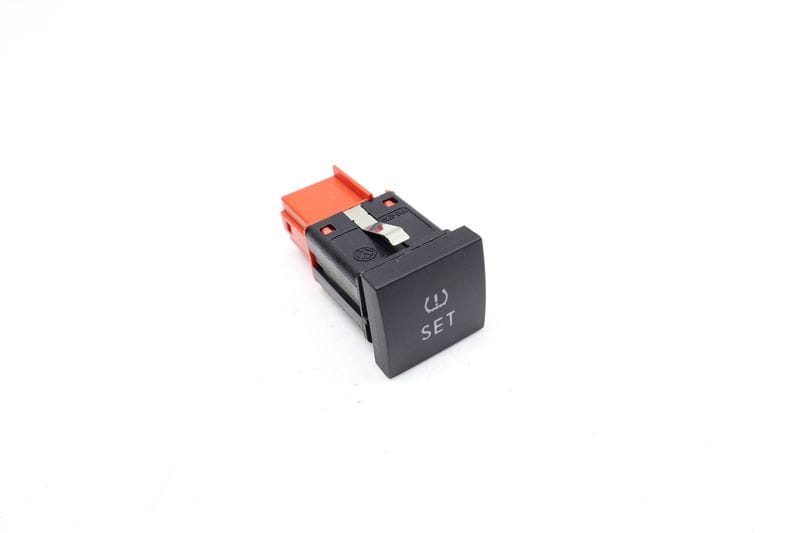 Tire Pressure Reset Switch / Button 1K0927121B — Used (SKU 690126)