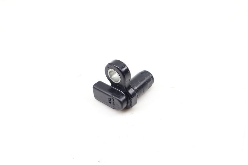 Transmission Speed Sensor / Vss (G182) 0C8927321 — Used (SKU 690228)