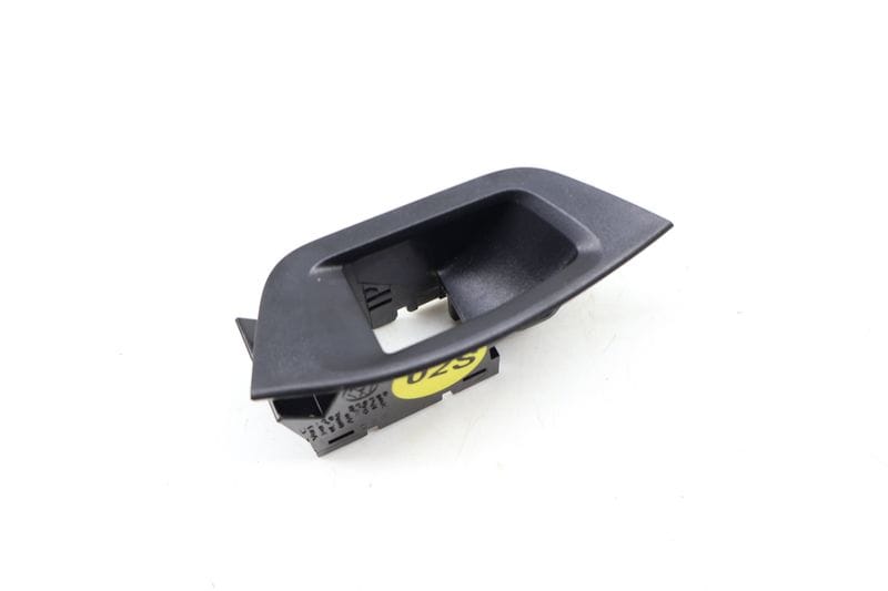 Trunk Release Switch Trim 561863349 — Used (SKU 690167)