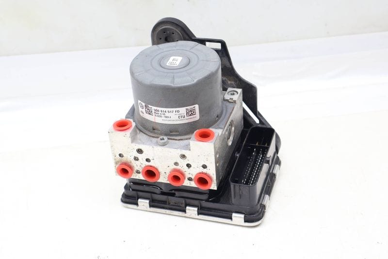 ABS Pump / Module Unit 5Q0614517FD — Used (SKU 672765)